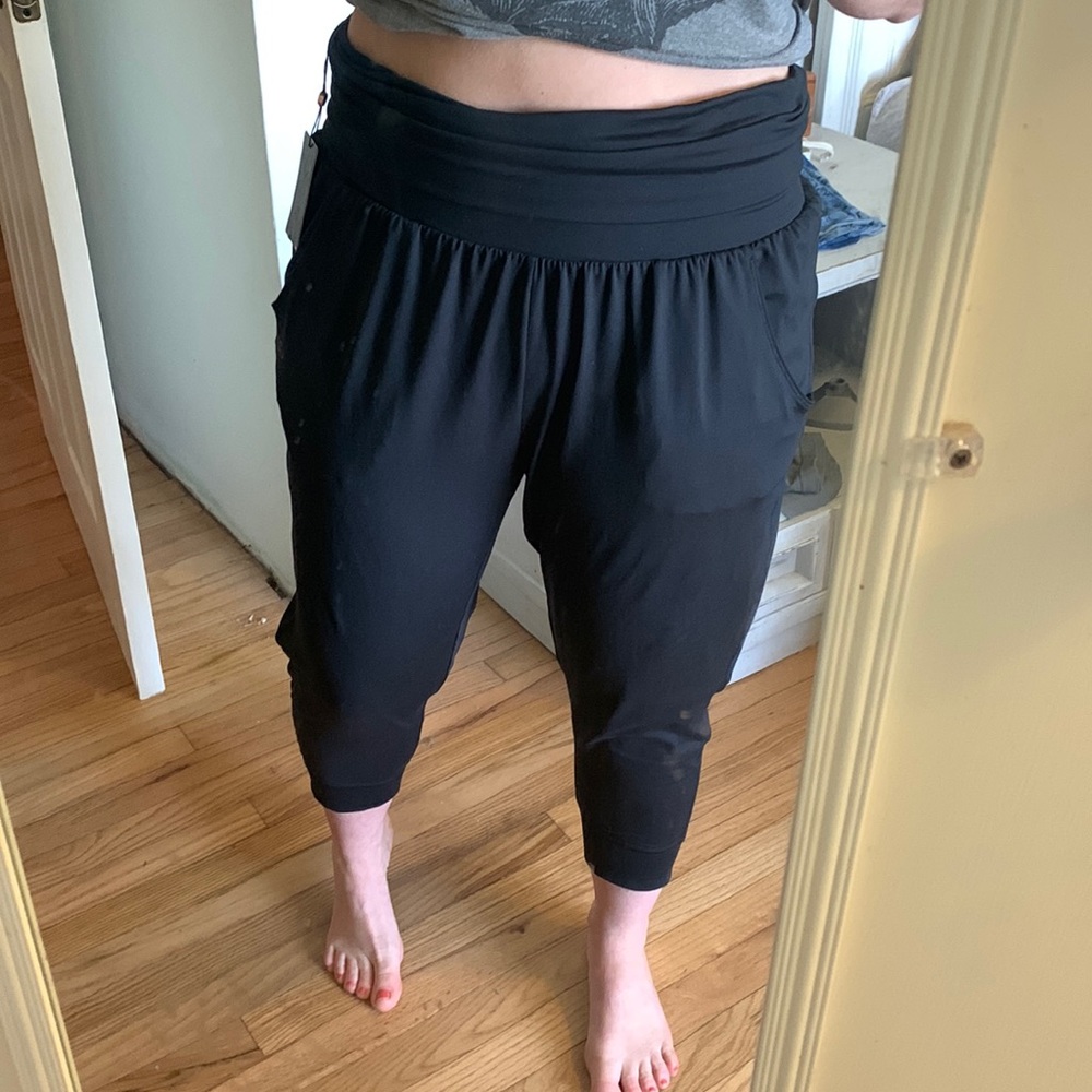 Calls fold over Capri m black